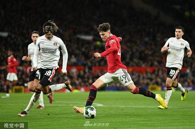 锁定在一名 锁定在一名